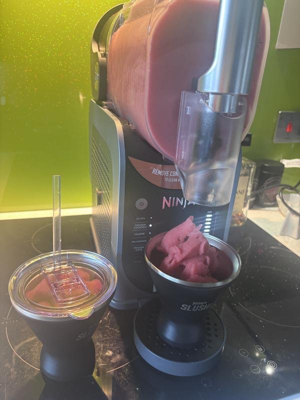 Slush alla fragola direttamente dalla macchina